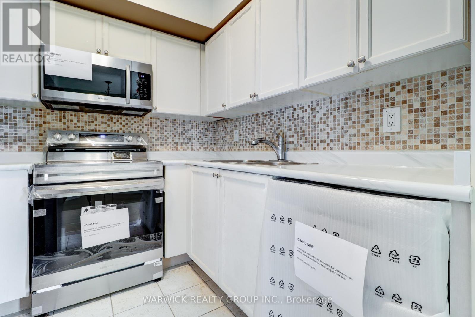 #903 30 HARRISON GARDEN BOULEVARD - 13