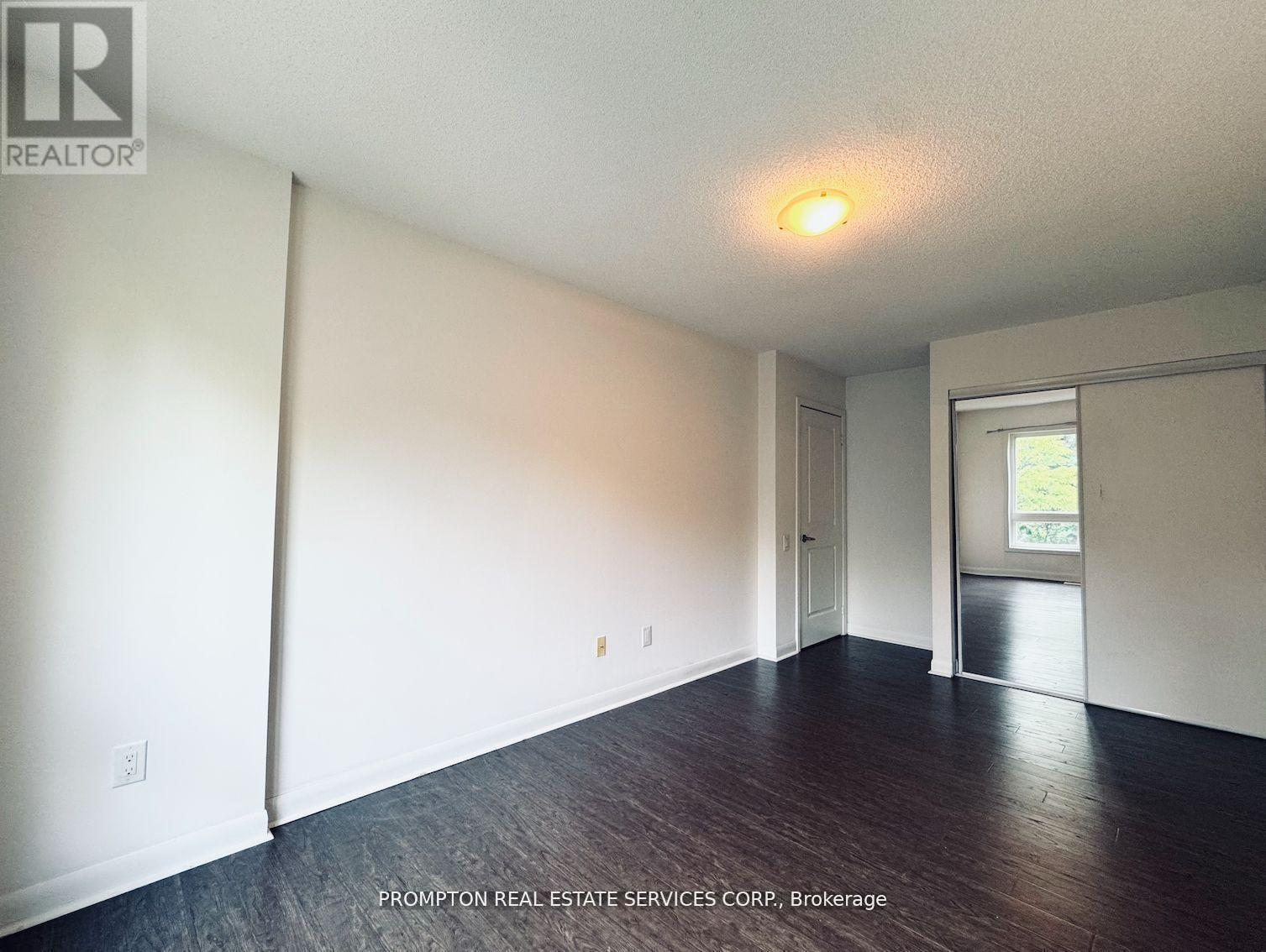 #TH10 19 ANNDALE DRIVE - 11