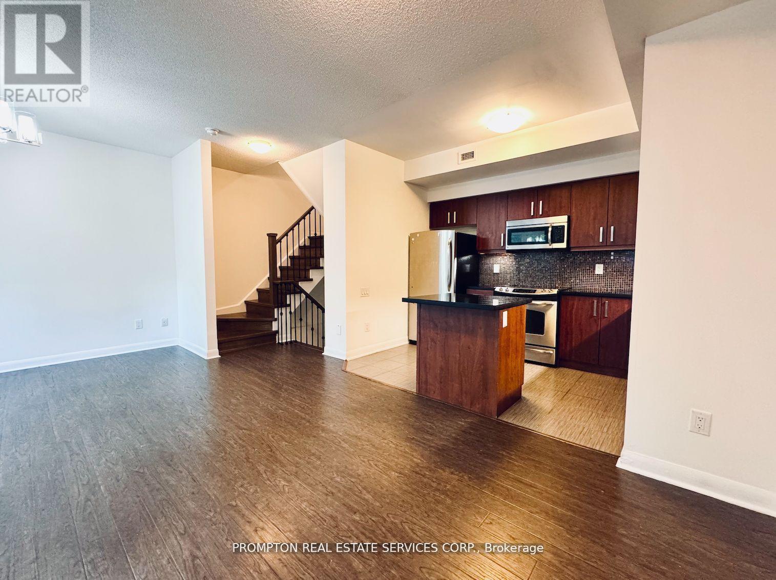 #TH10 19 ANNDALE DRIVE - 2