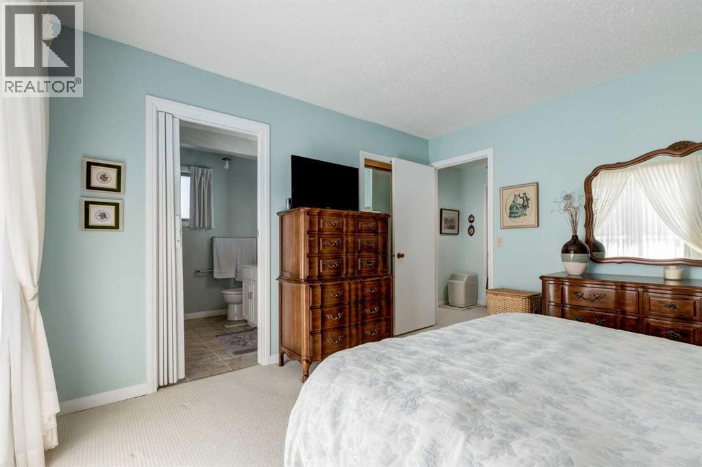 107 Valhalla Crescent NW - 16