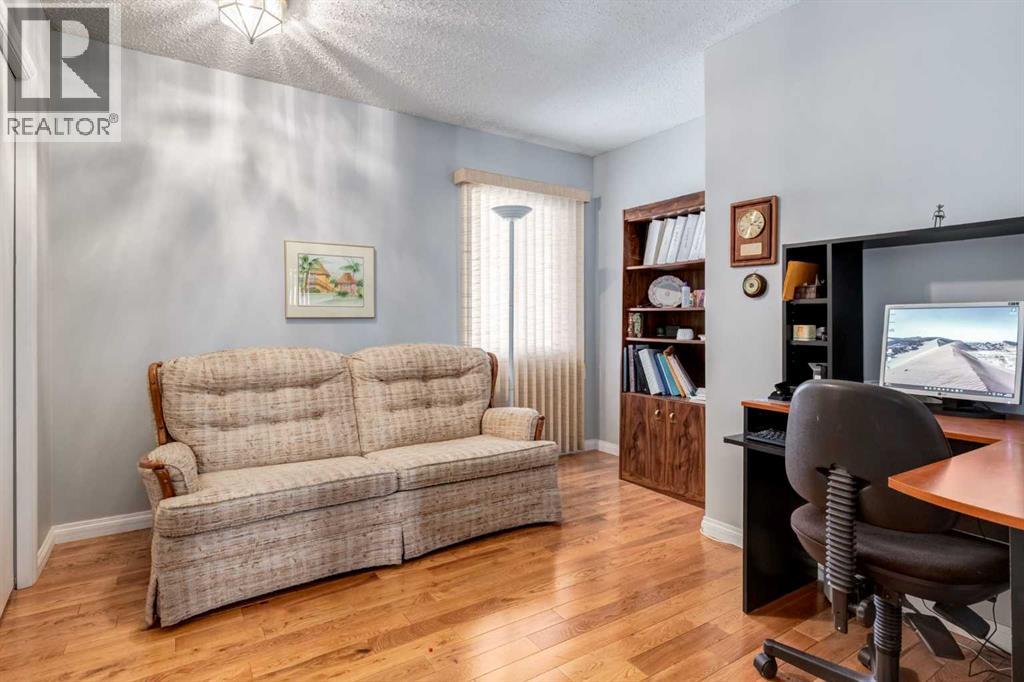 107 Valhalla Crescent NW - 13