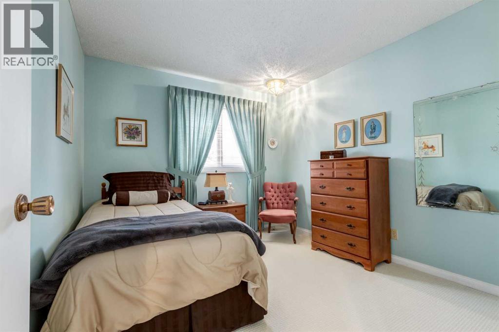 107 Valhalla Crescent NW - 18