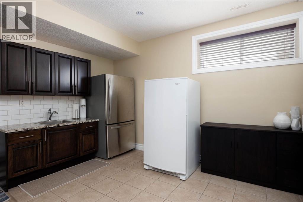 376 Fireweed Crescent — photo 36