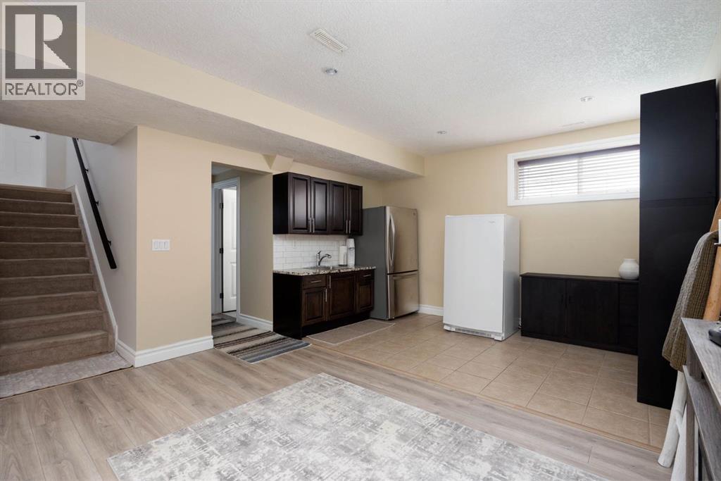376 Fireweed Crescent — photo 34