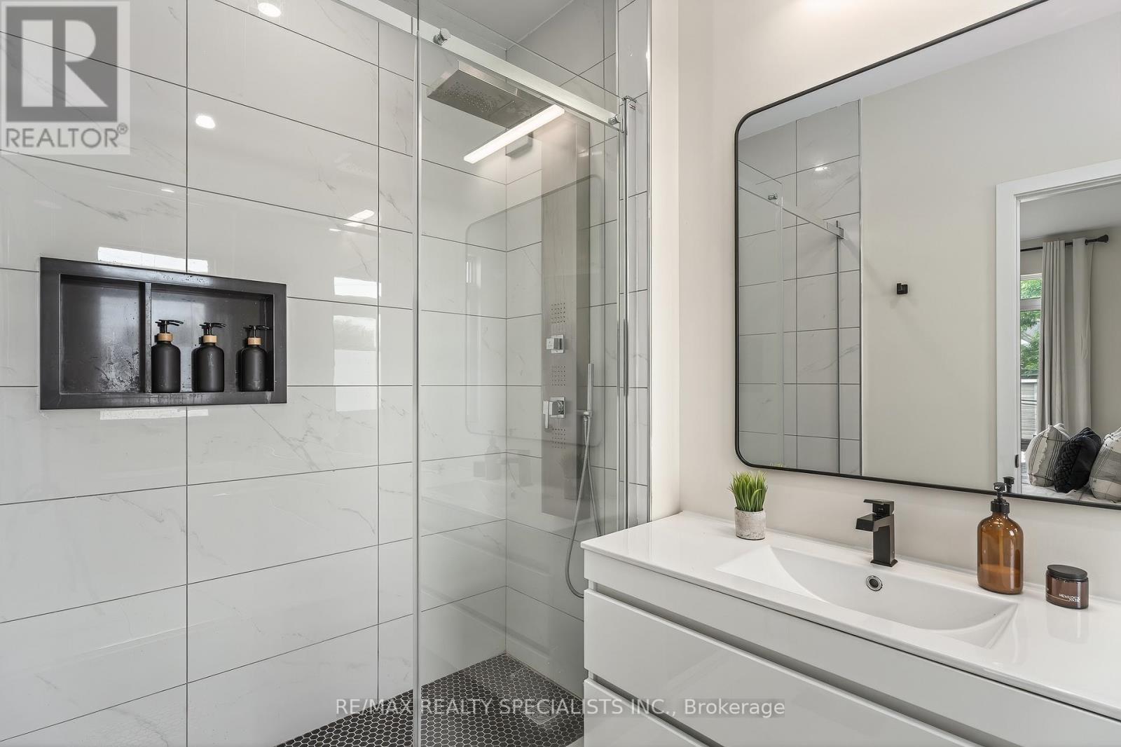 207 MONTFORT STREET, Ottawa. Luxury613. By Peter Sagos - Image 14