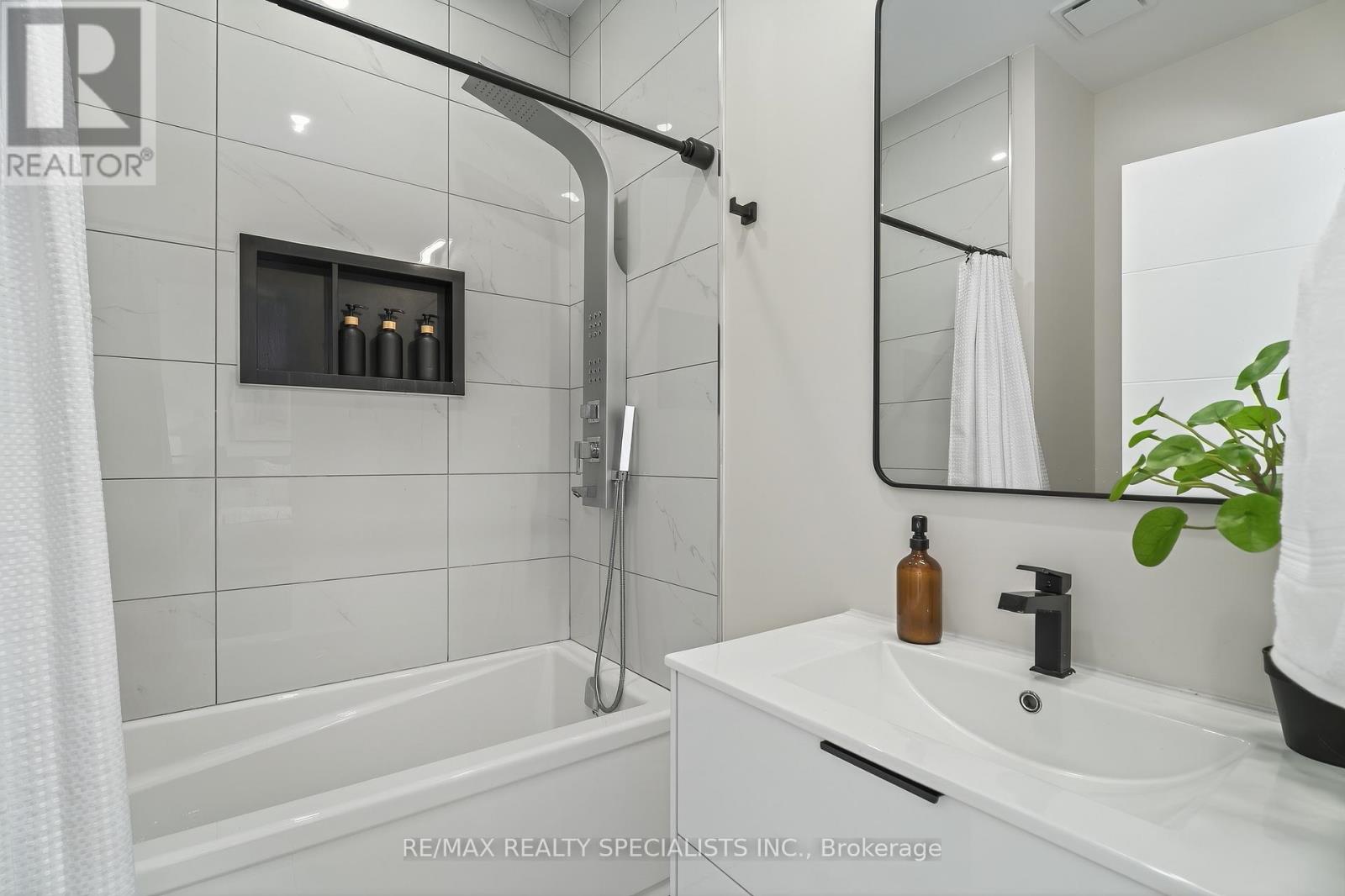 207 MONTFORT STREET, Ottawa. Luxury613. By Peter Sagos - Image 16