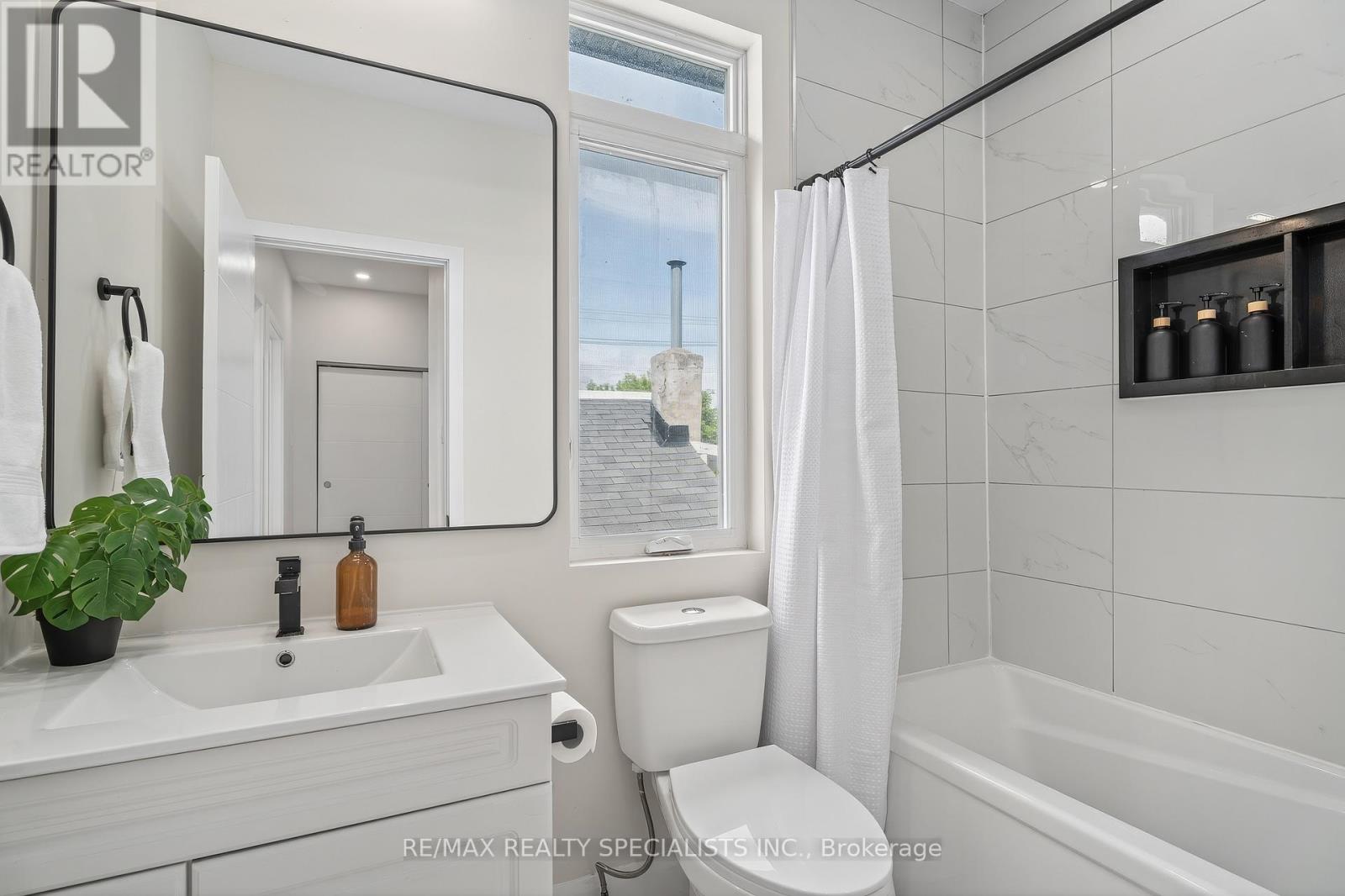 207 MONTFORT STREET, Ottawa. Luxury613. By Peter Sagos - Image 18