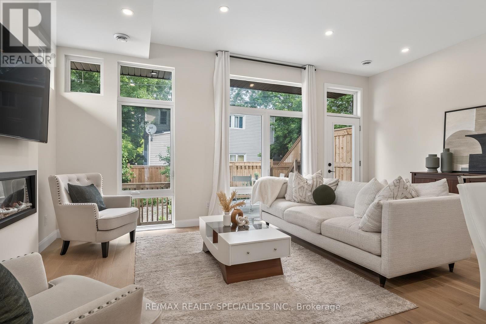 207 MONTFORT STREET, Ottawa. Luxury613. By Peter Sagos - Image 2