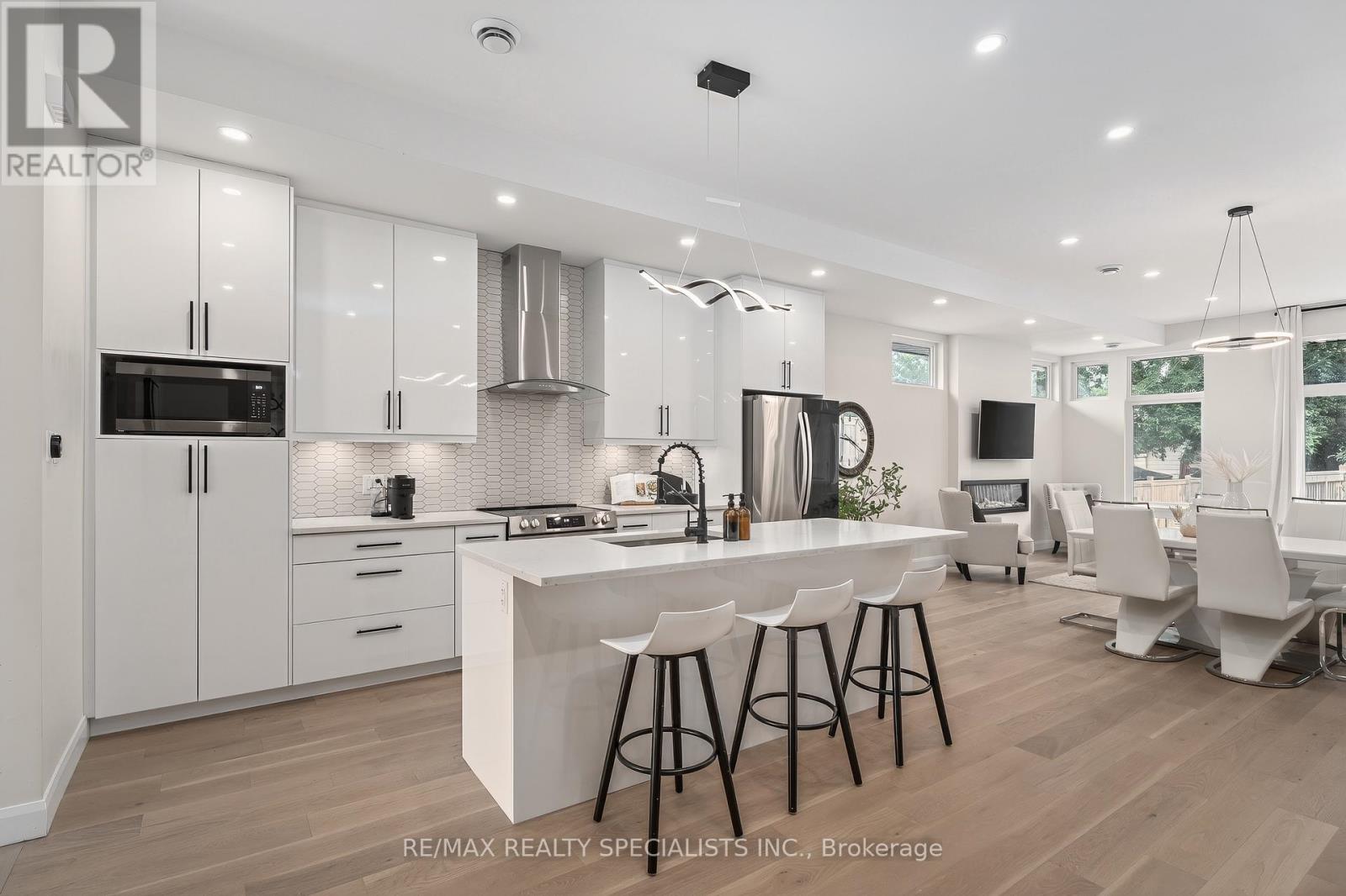 207 MONTFORT STREET, Ottawa. Luxury613. By Peter Sagos - Image 9