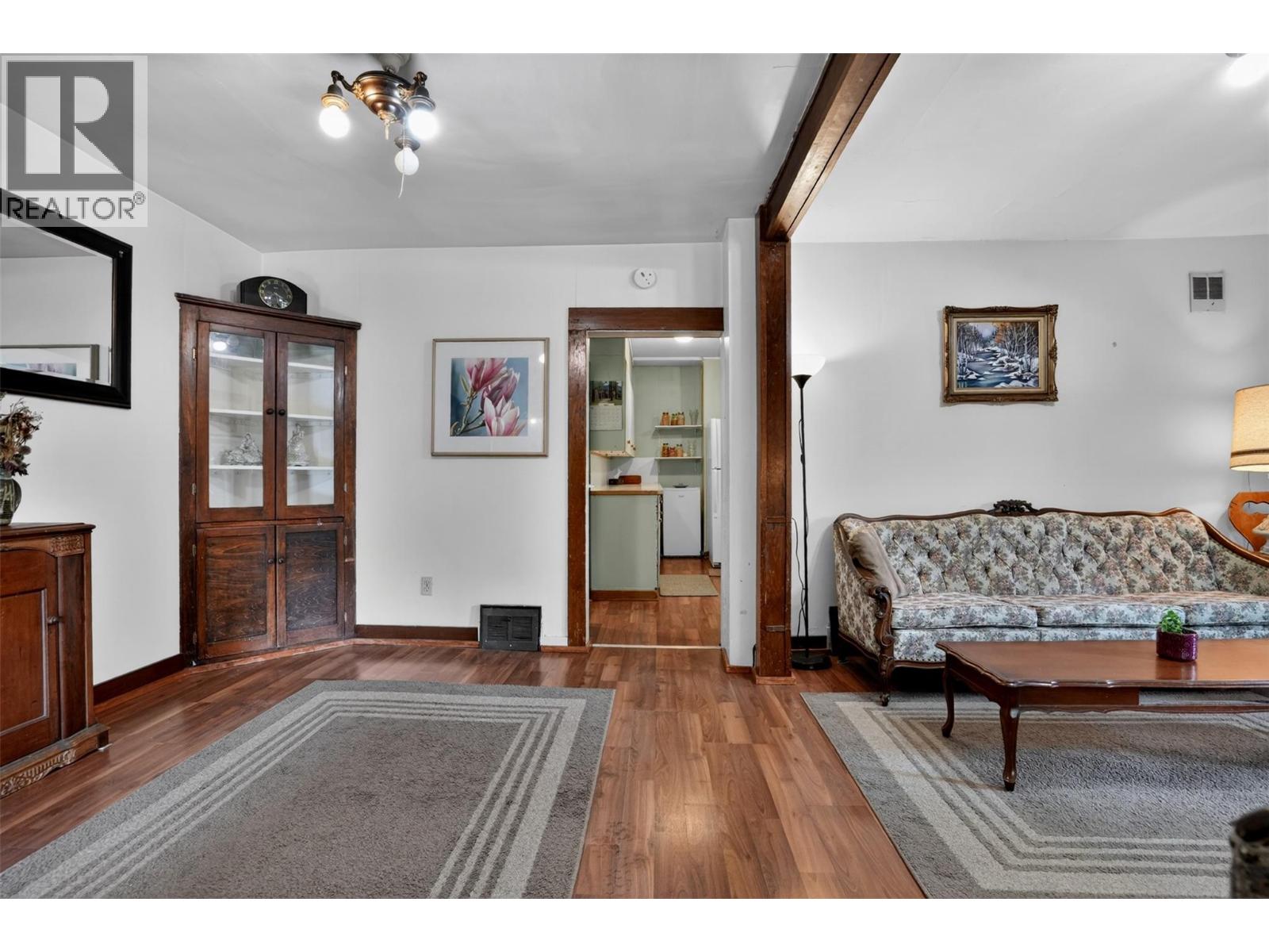 404 Houston Street - 11