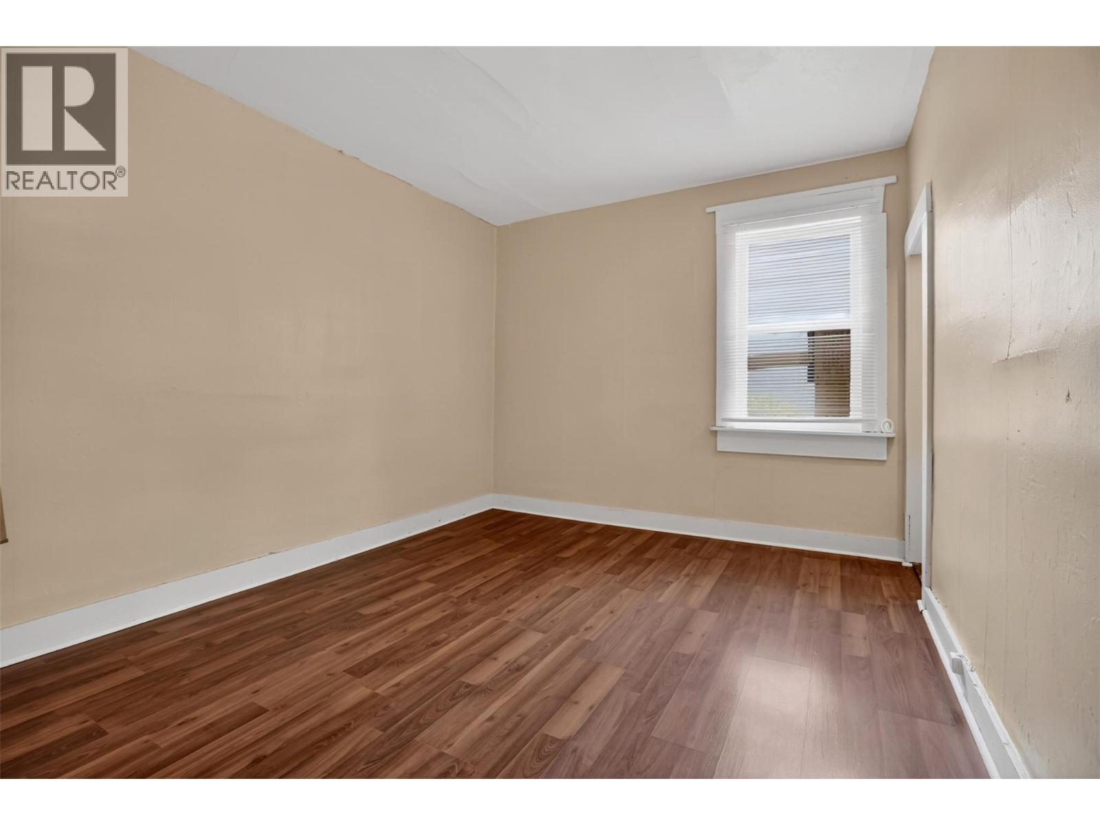 404 Houston Street - 30