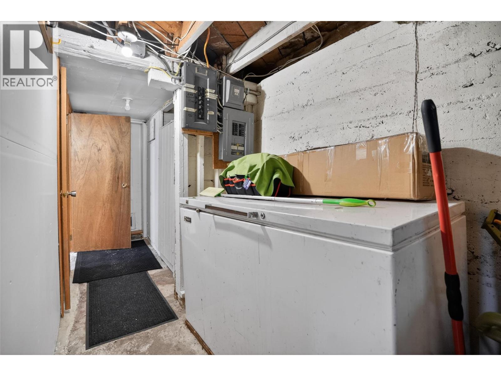 404 Houston Street - 47