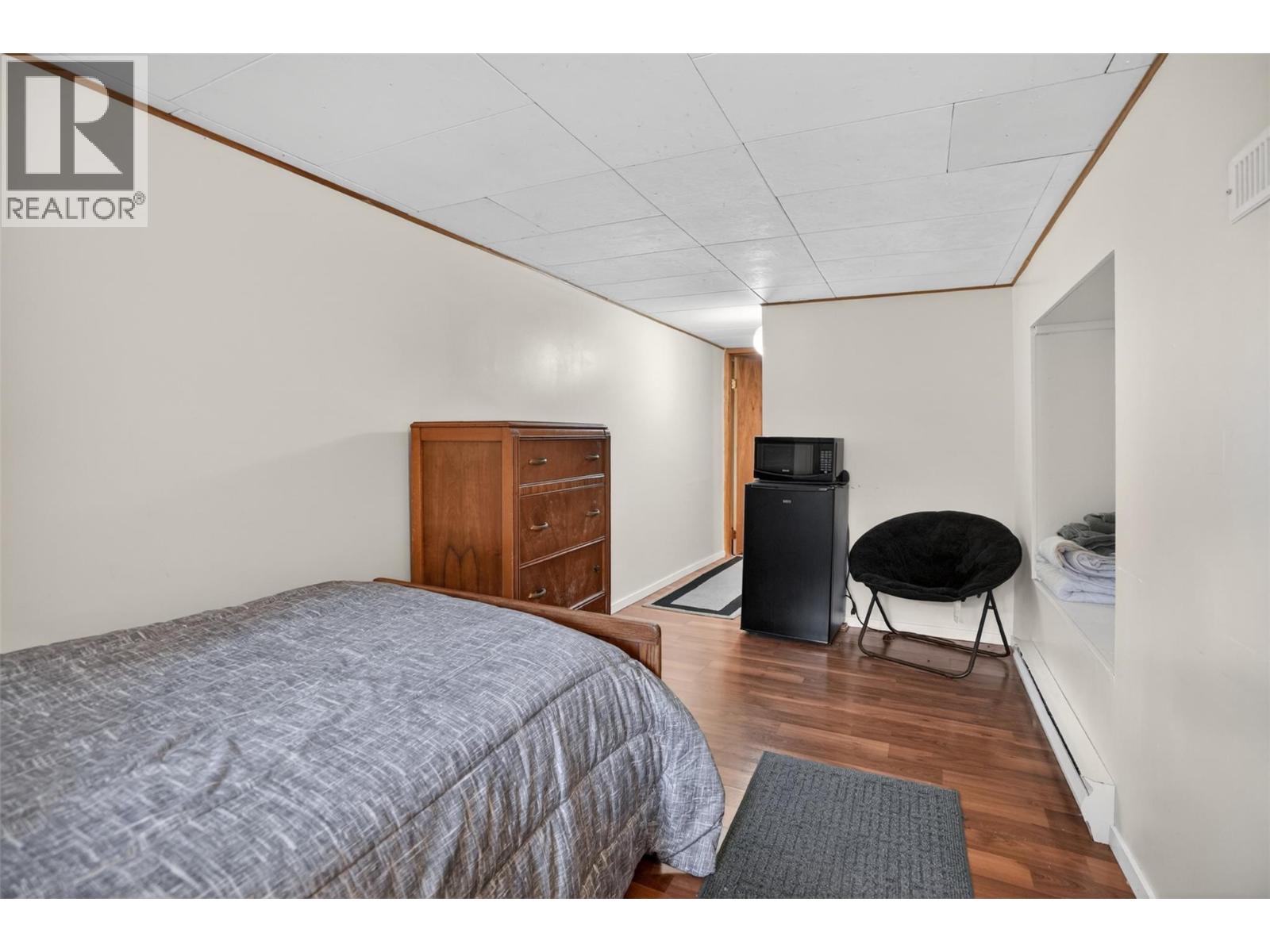 404 Houston Street - 50