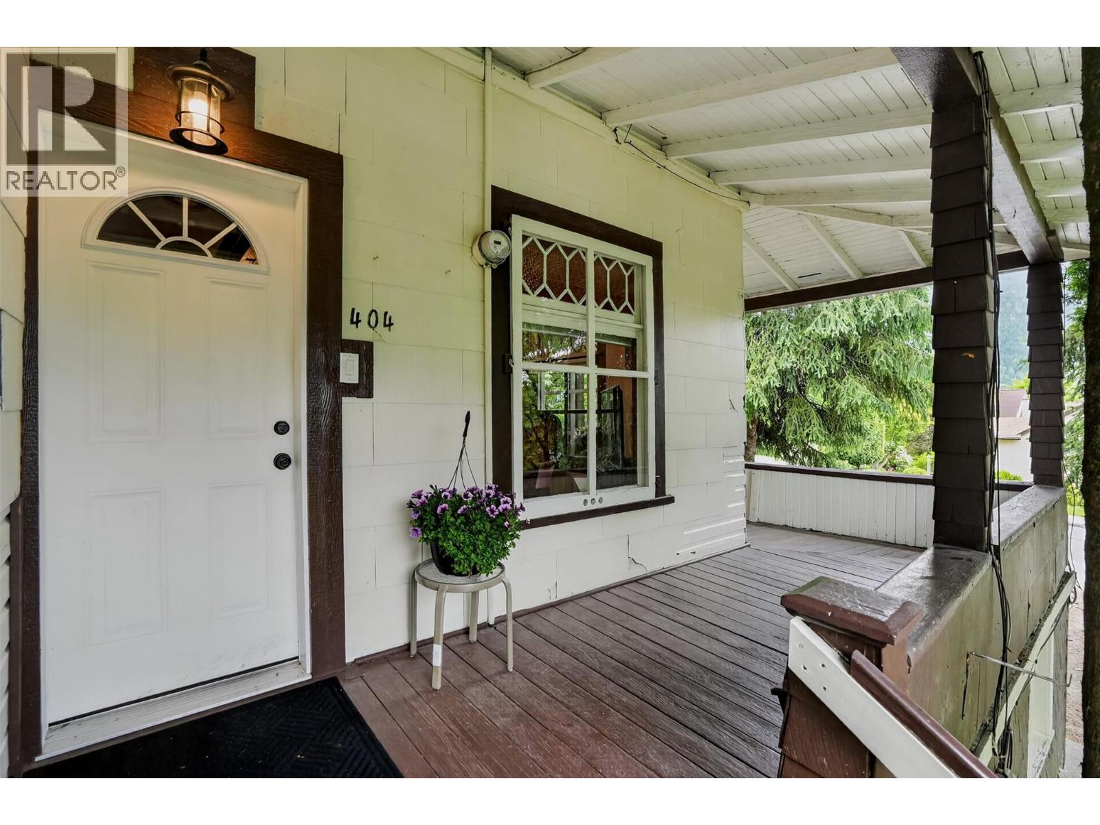 404 Houston Street - 5