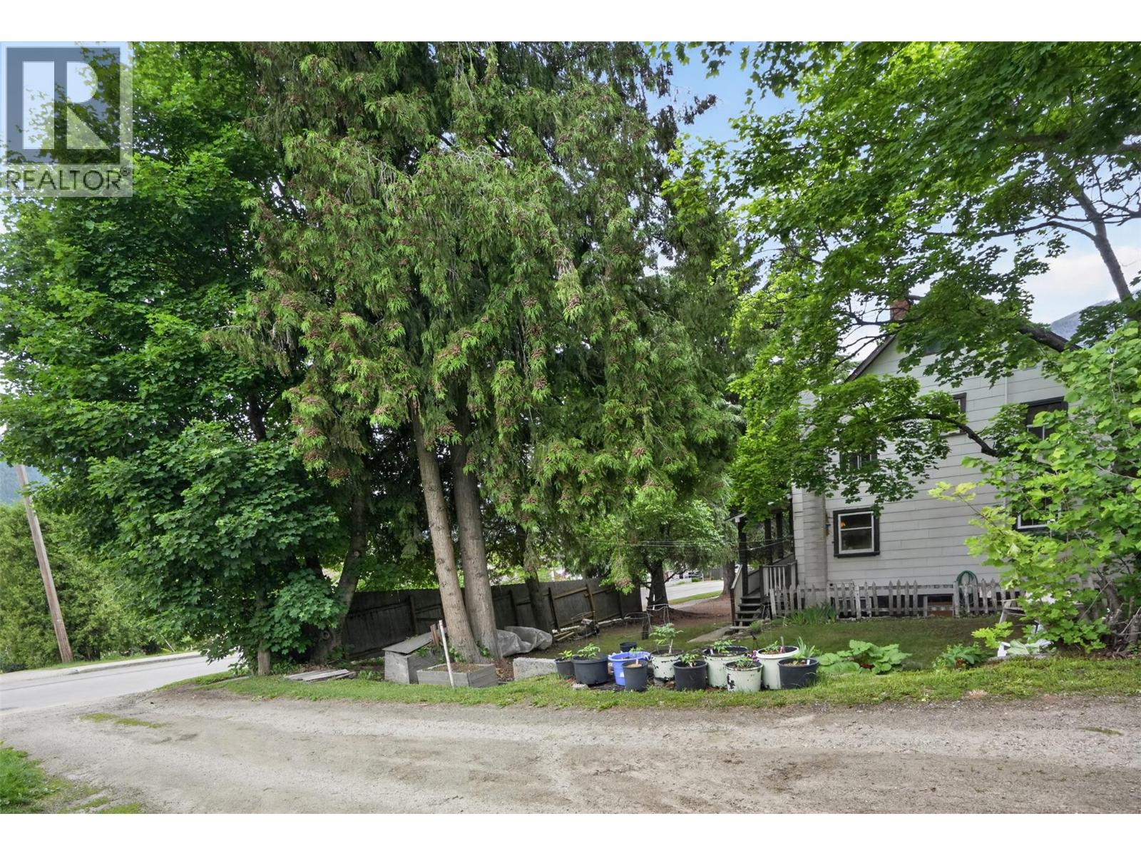 404 Houston Street - 57