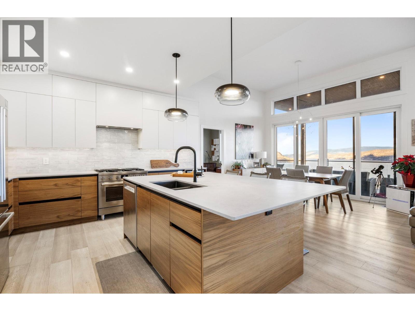  1821 Diamond View Drive, West Kelowna