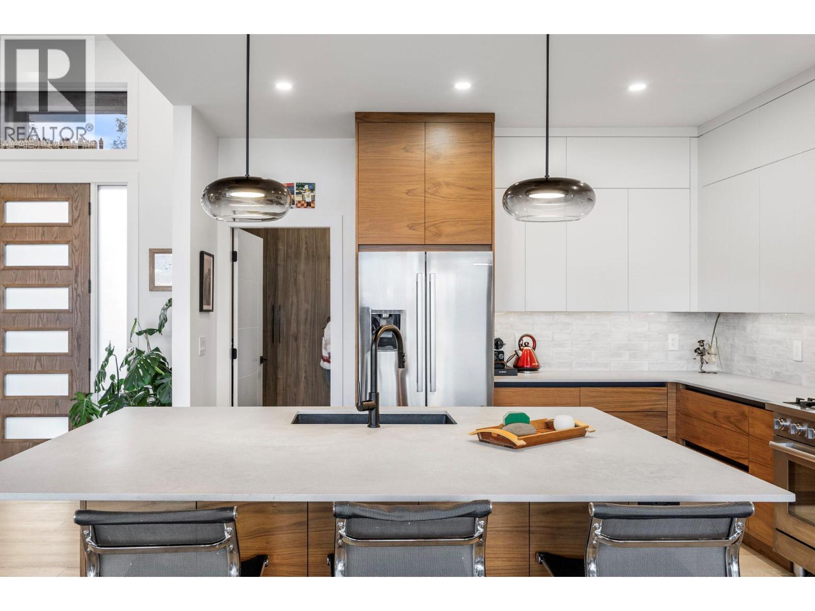  1821 Diamond View Drive, West Kelowna