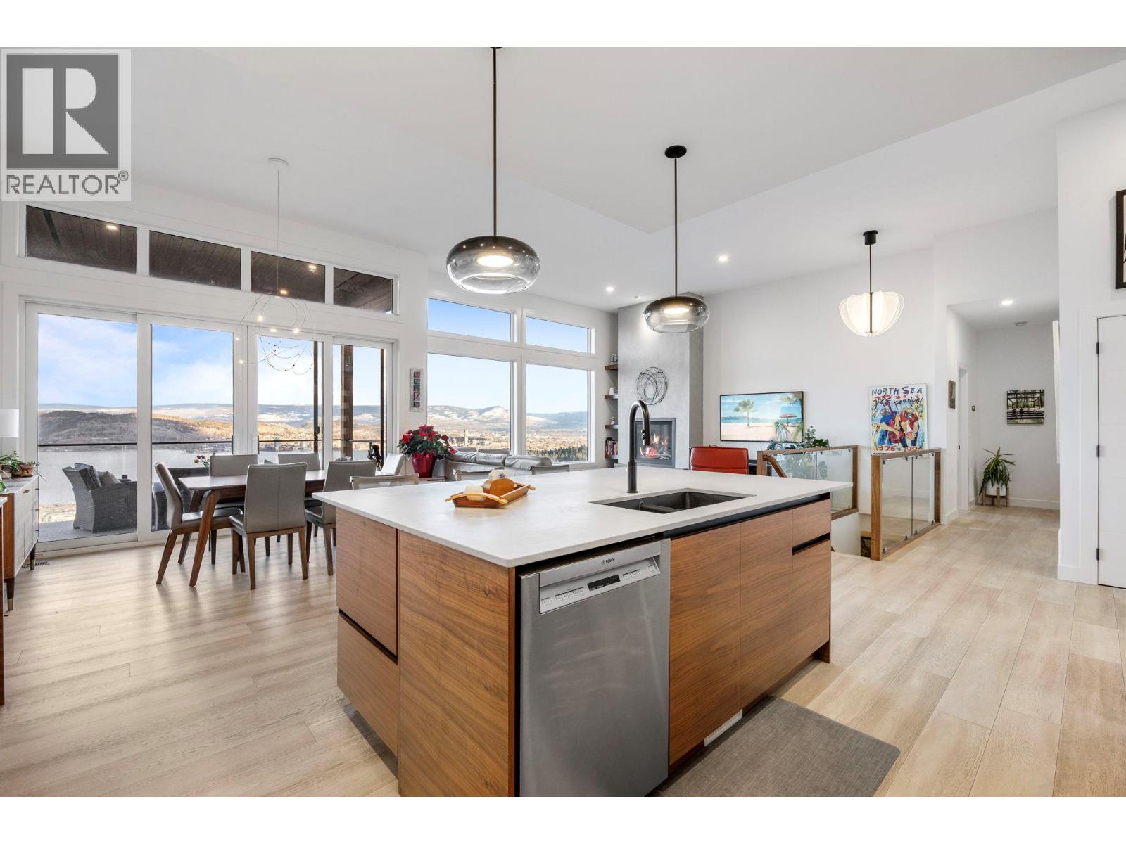  1821 Diamond View Drive, West Kelowna