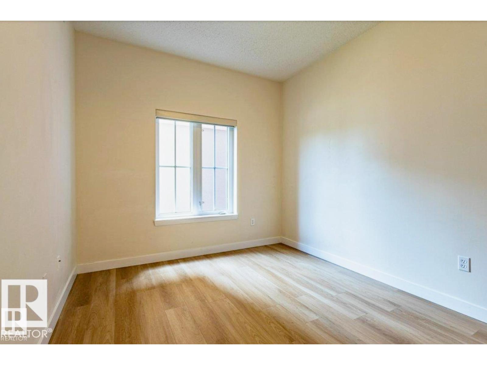 #409 10333 112 ST NW - 23