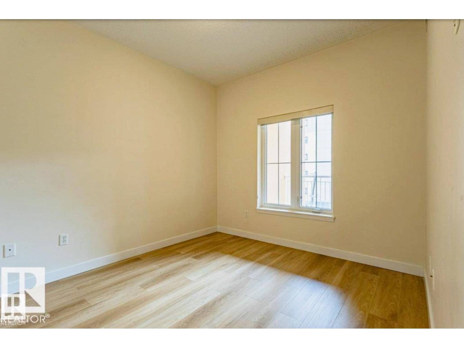 #409 10333 112 ST NW - 18