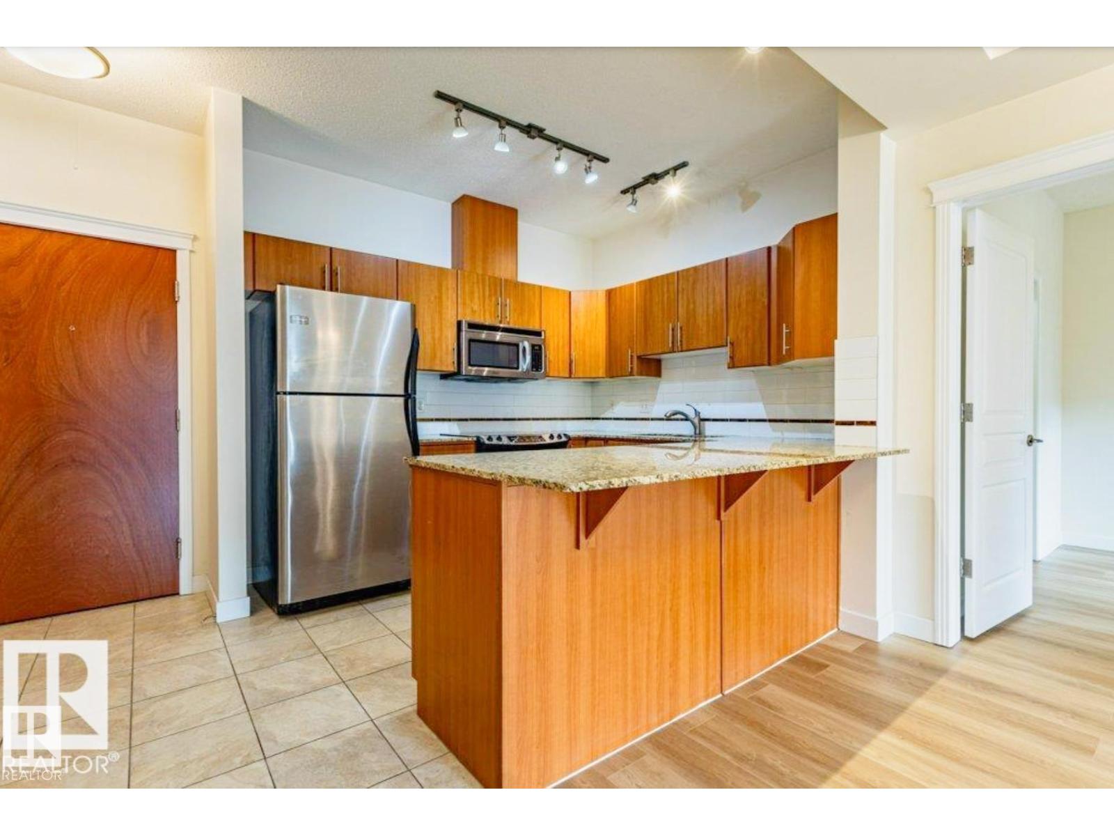 #409 10333 112 ST NW - 15