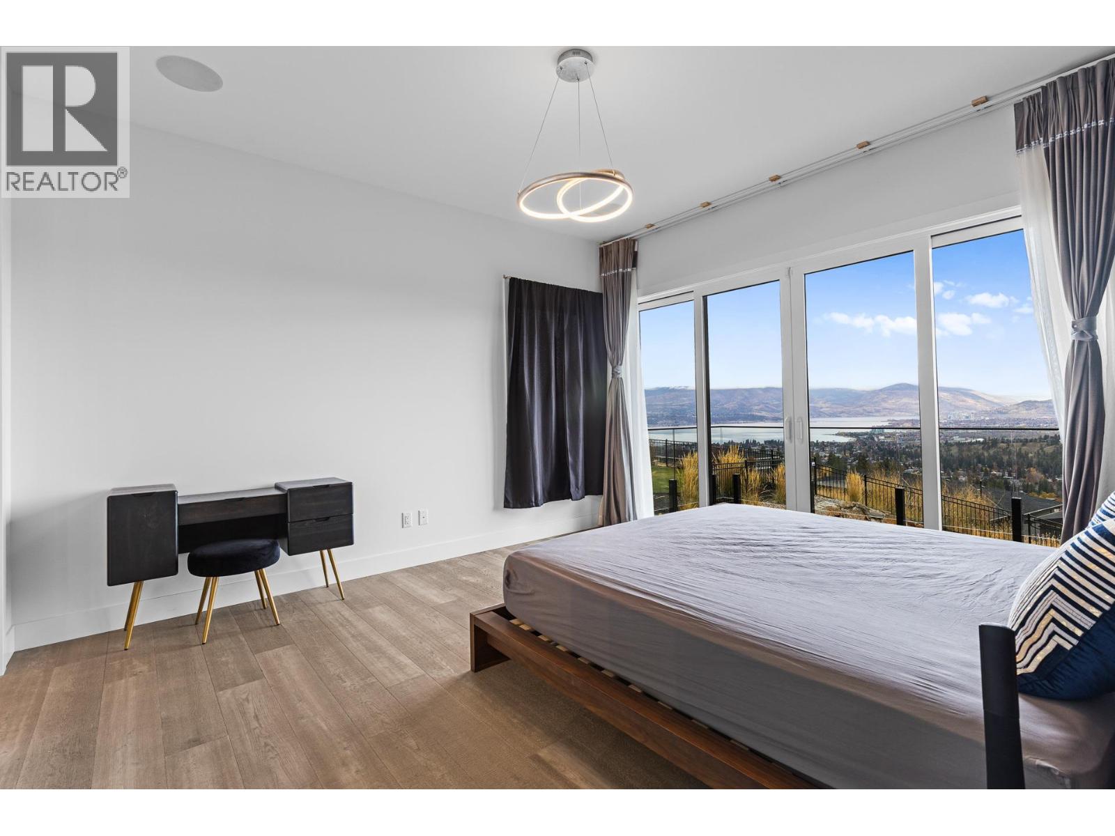 1068 Clarance Avenue - 25