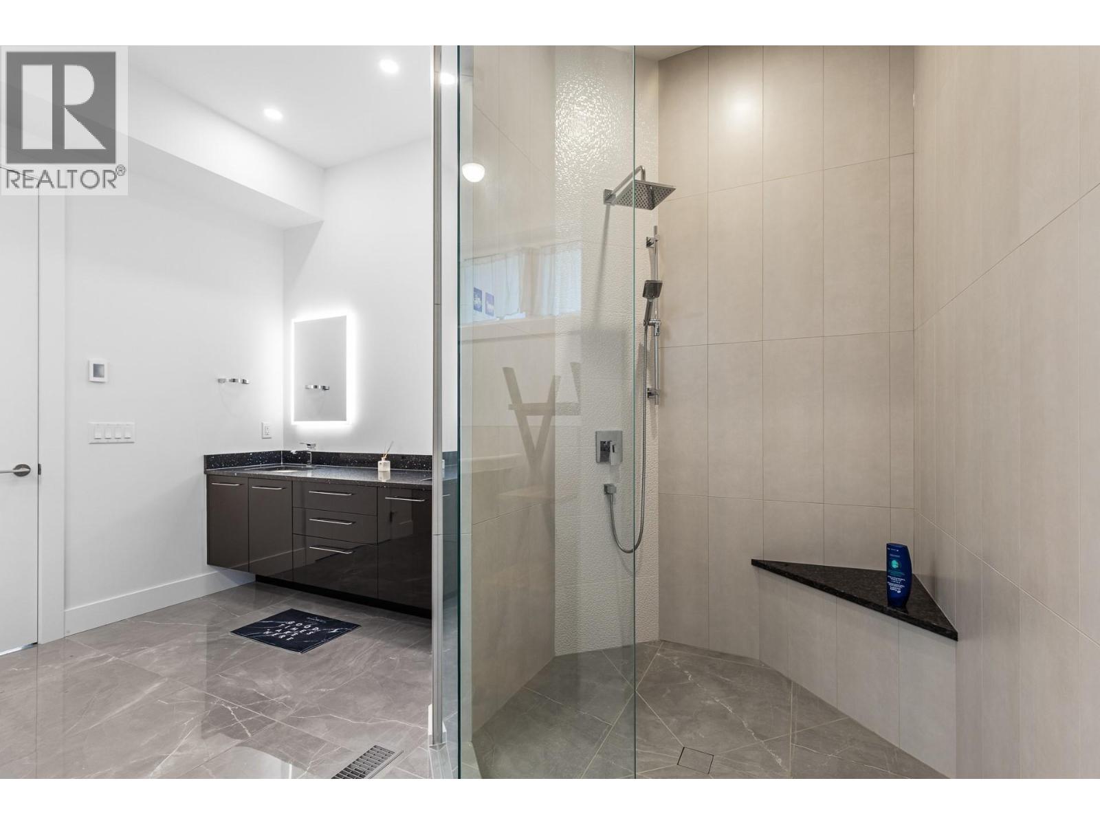 1068 Clarance Avenue - 30