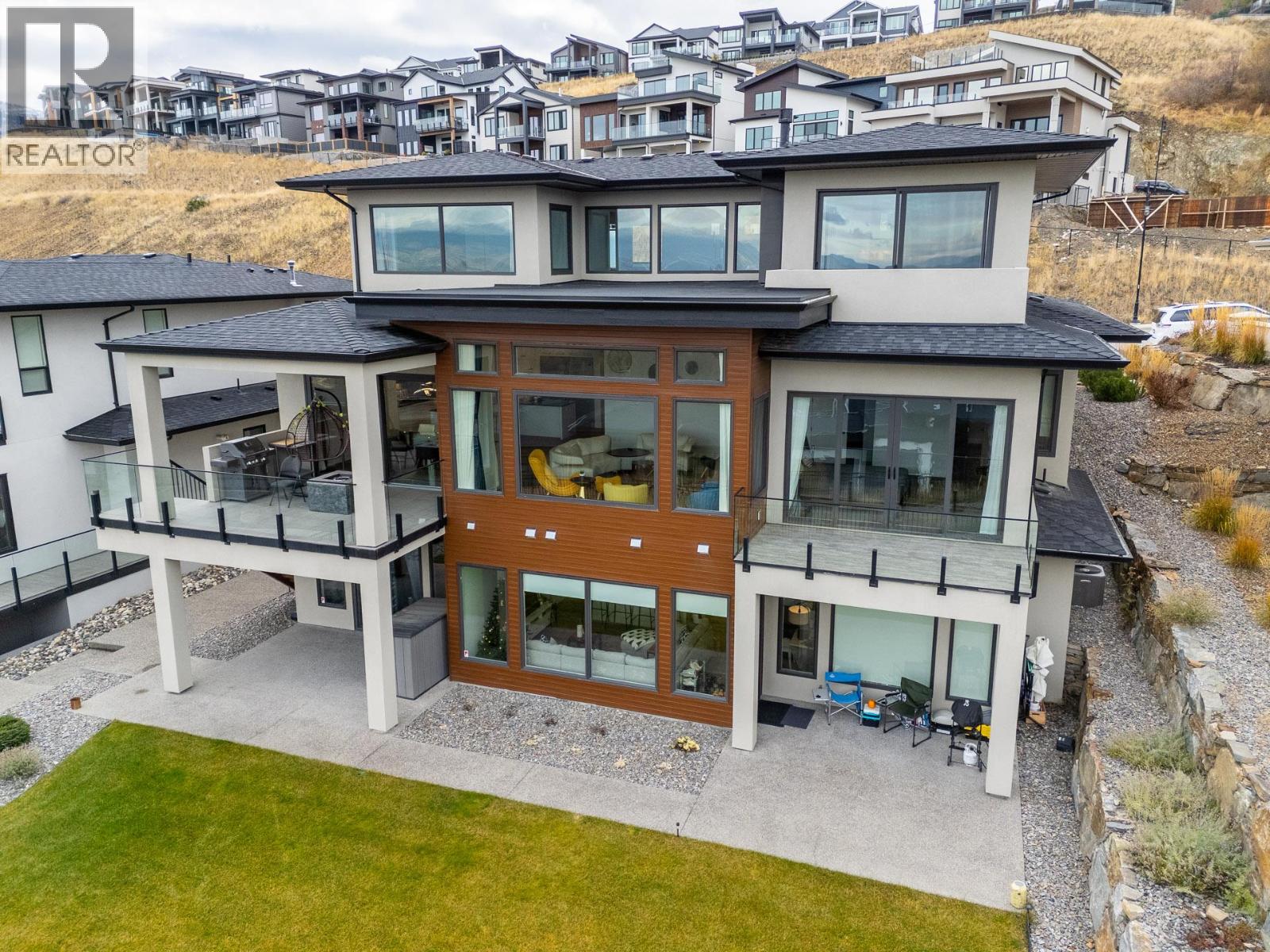 1068 Clarance Avenue - 3
