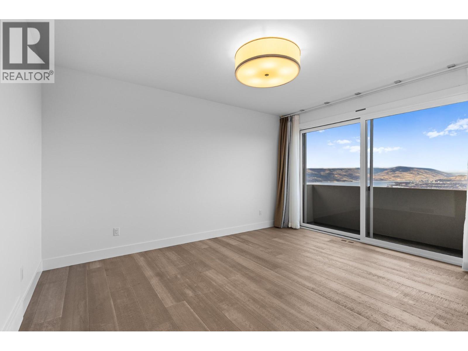 1068 Clarance Avenue - 39