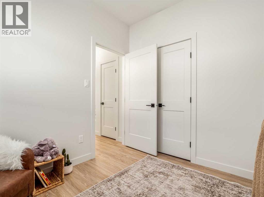 7038 48 Street - 35