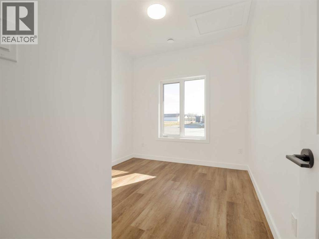 7046 48 Street - 10