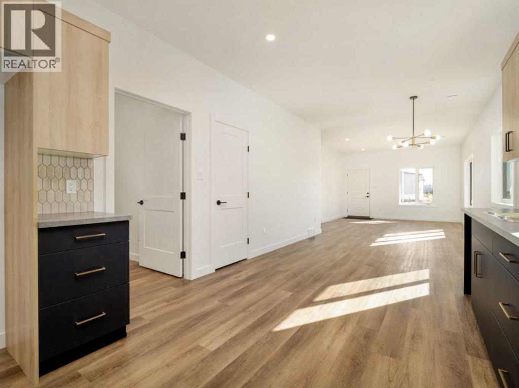 7046 48 Street - 23