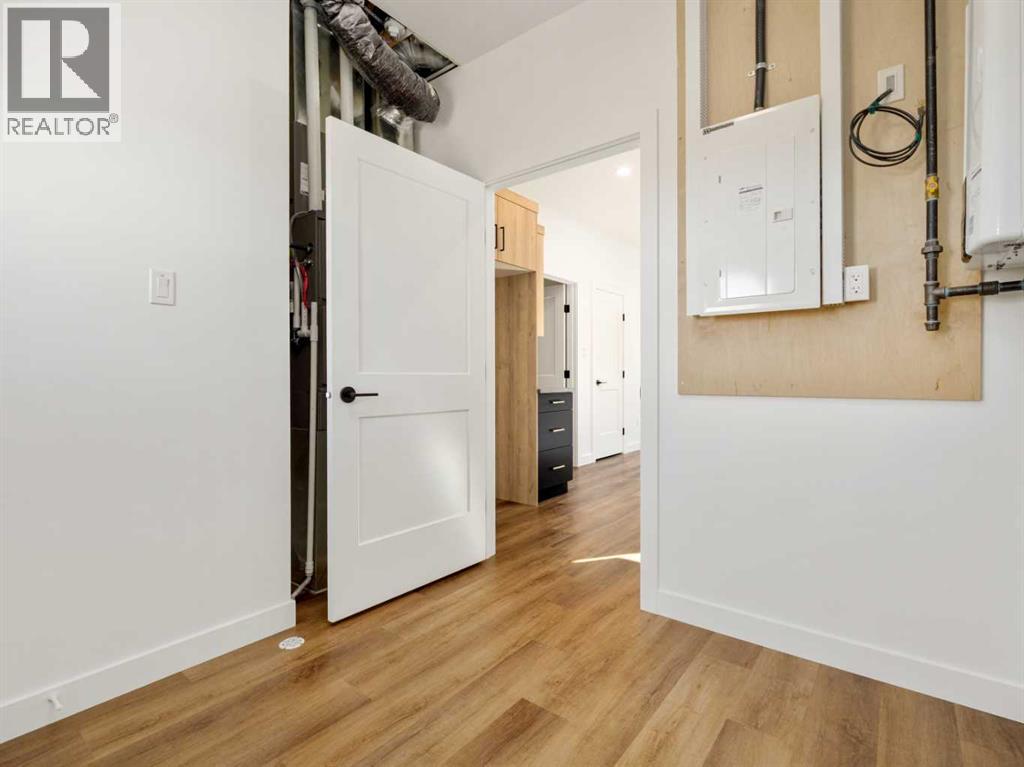 7046 48 Street - 31