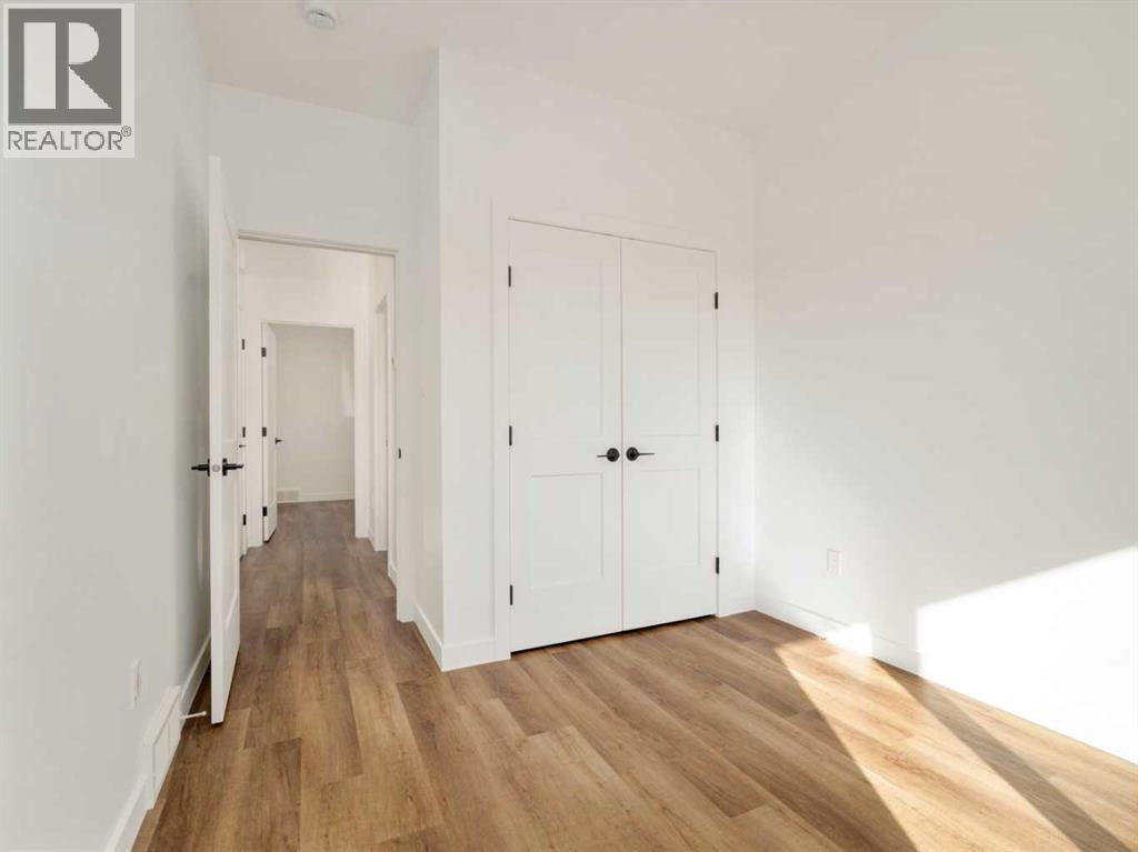 7046 48 Street - 11