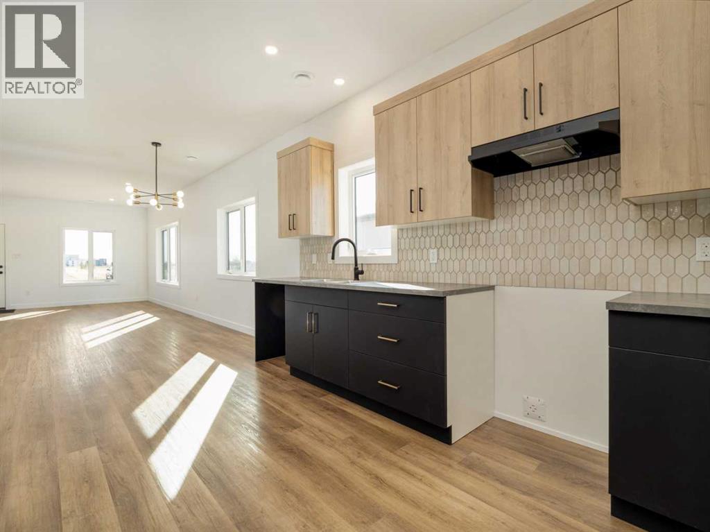 7046 48 Street - 22