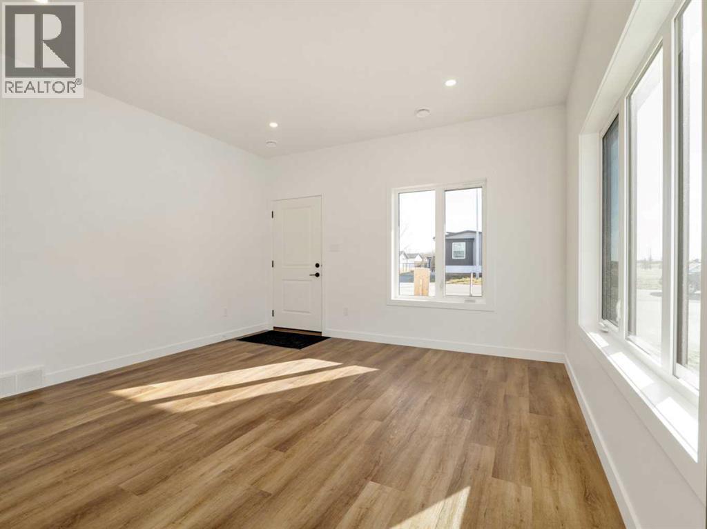 7046 48 Street - 7