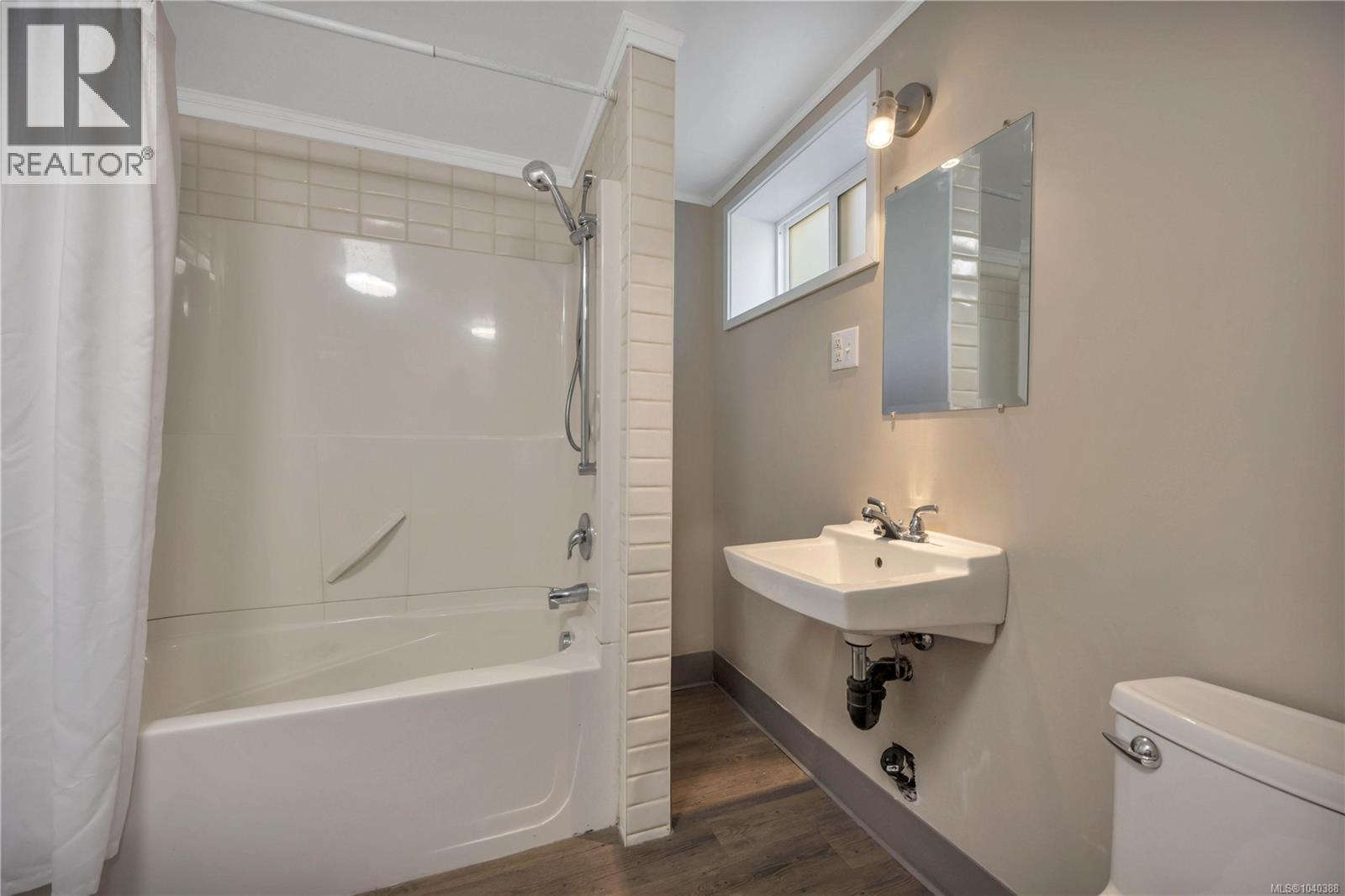 1116 2nd Ave, Ladysmith