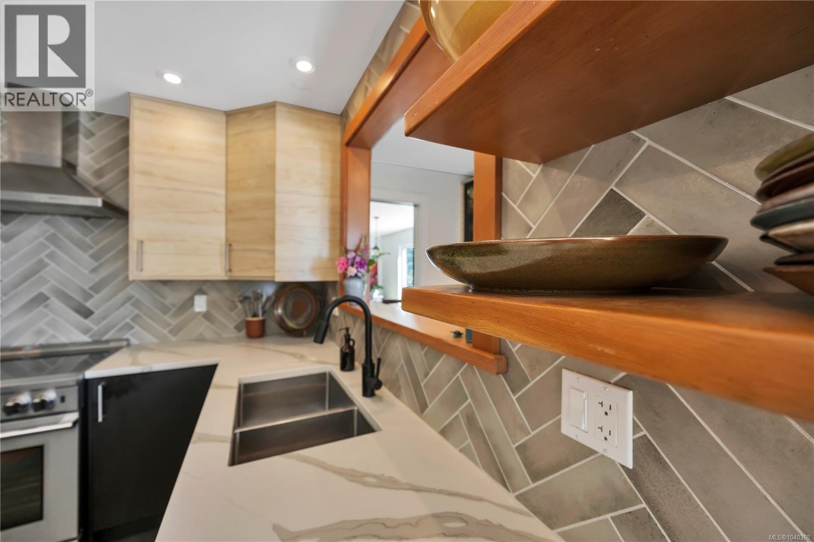 1116 2nd Ave, Ladysmith