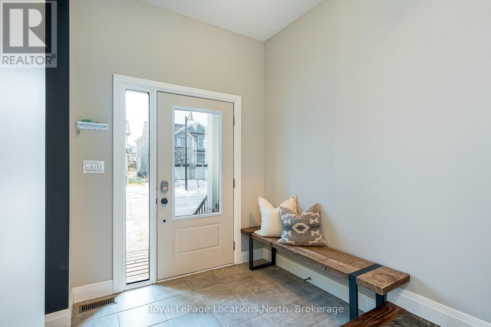 195 COURTLAND STREET W - 5