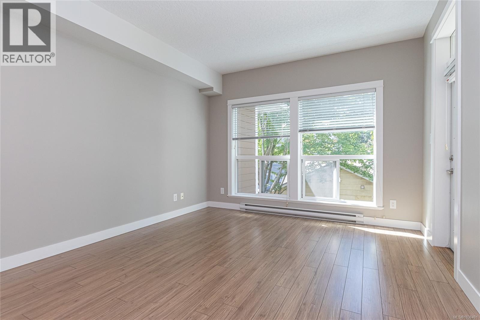 #203 938 Dunford Ave - 11