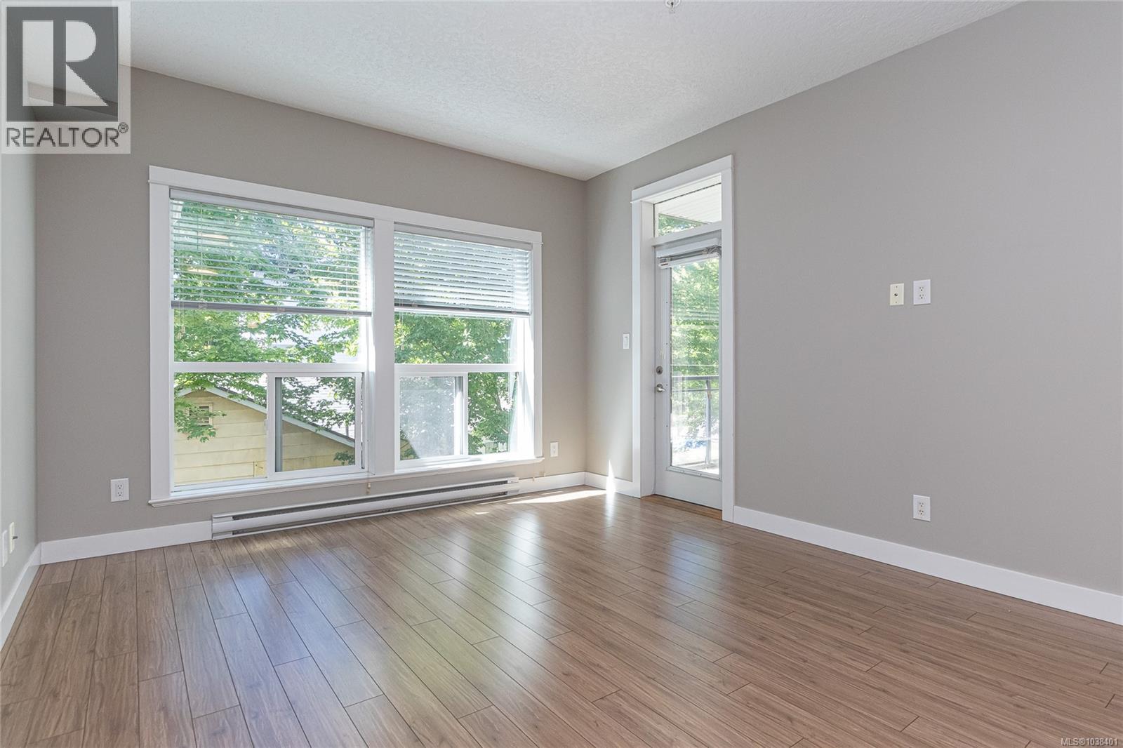 #203 938 Dunford Ave - 12
