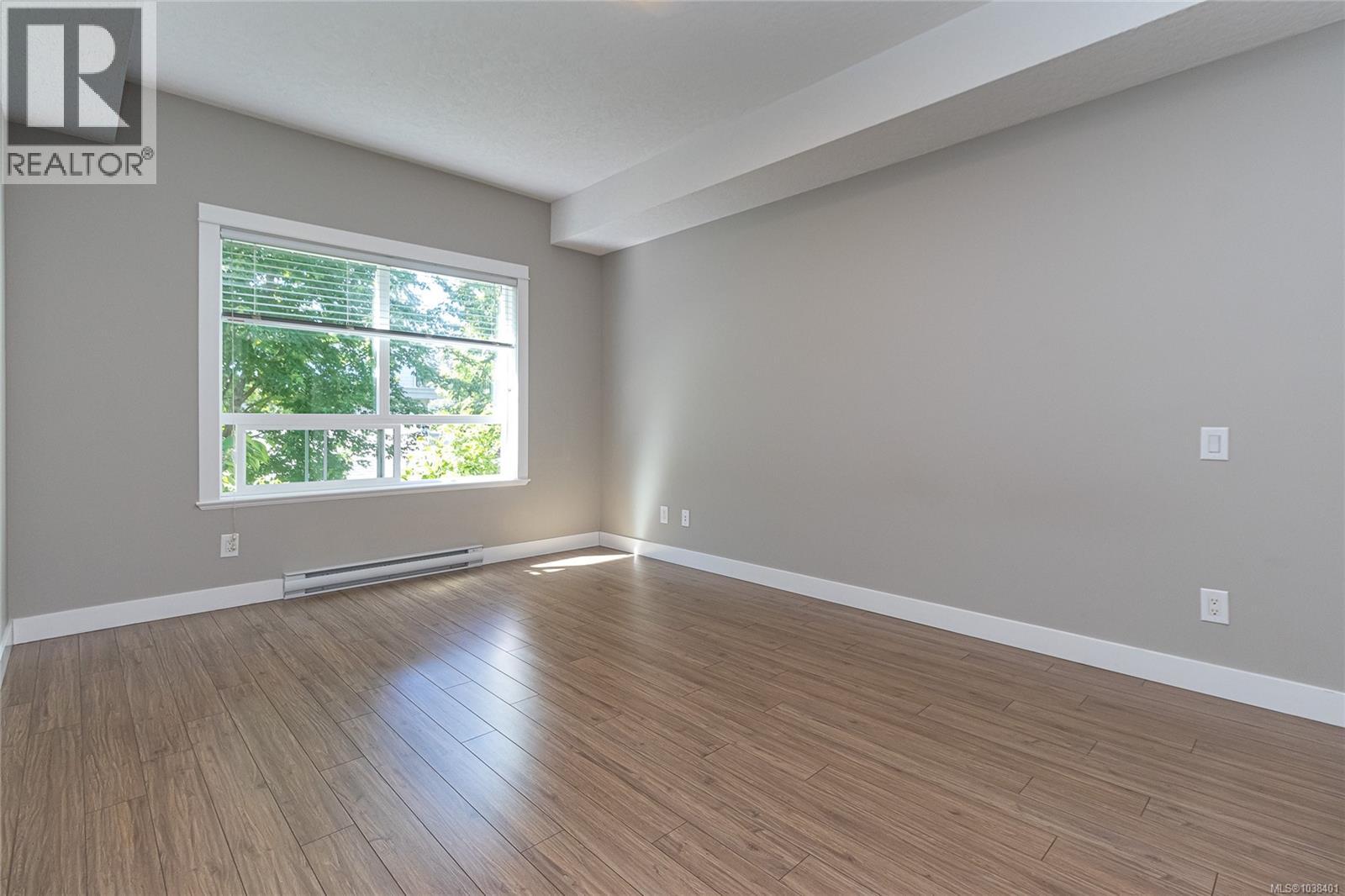 #203 938 Dunford Ave - 13