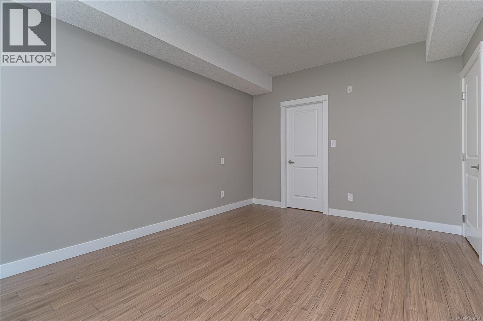 #203 938 Dunford Ave - 14