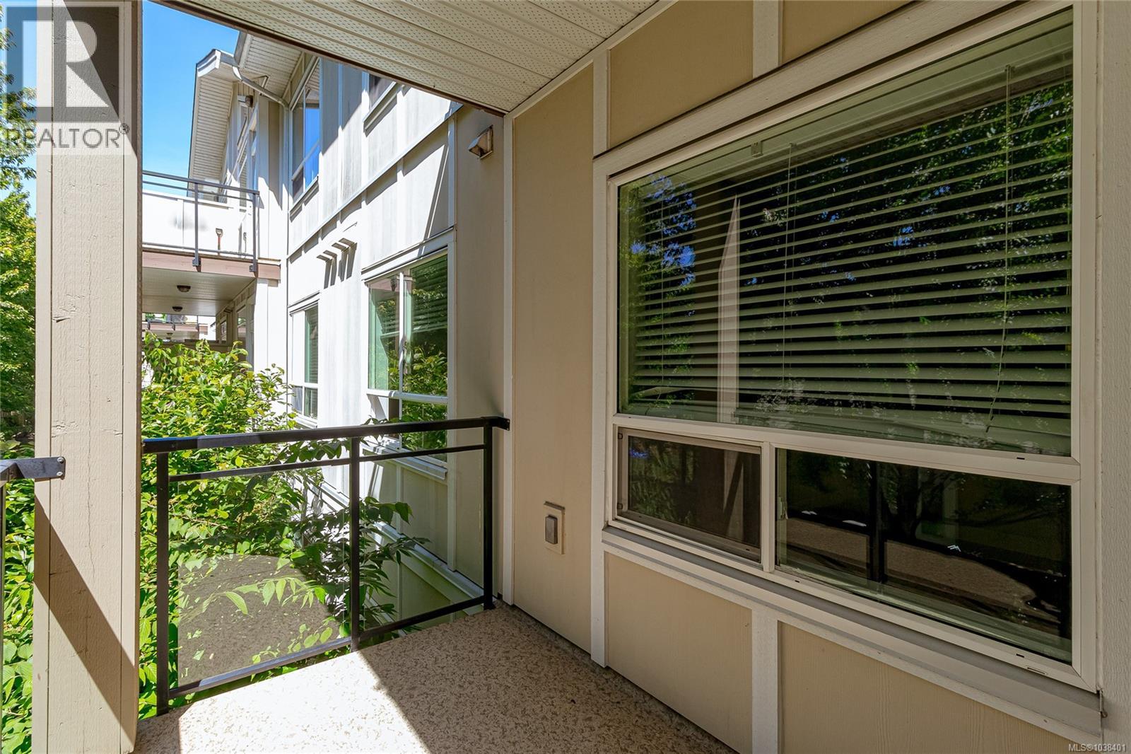 203 938 Dunford Avenue, Langford