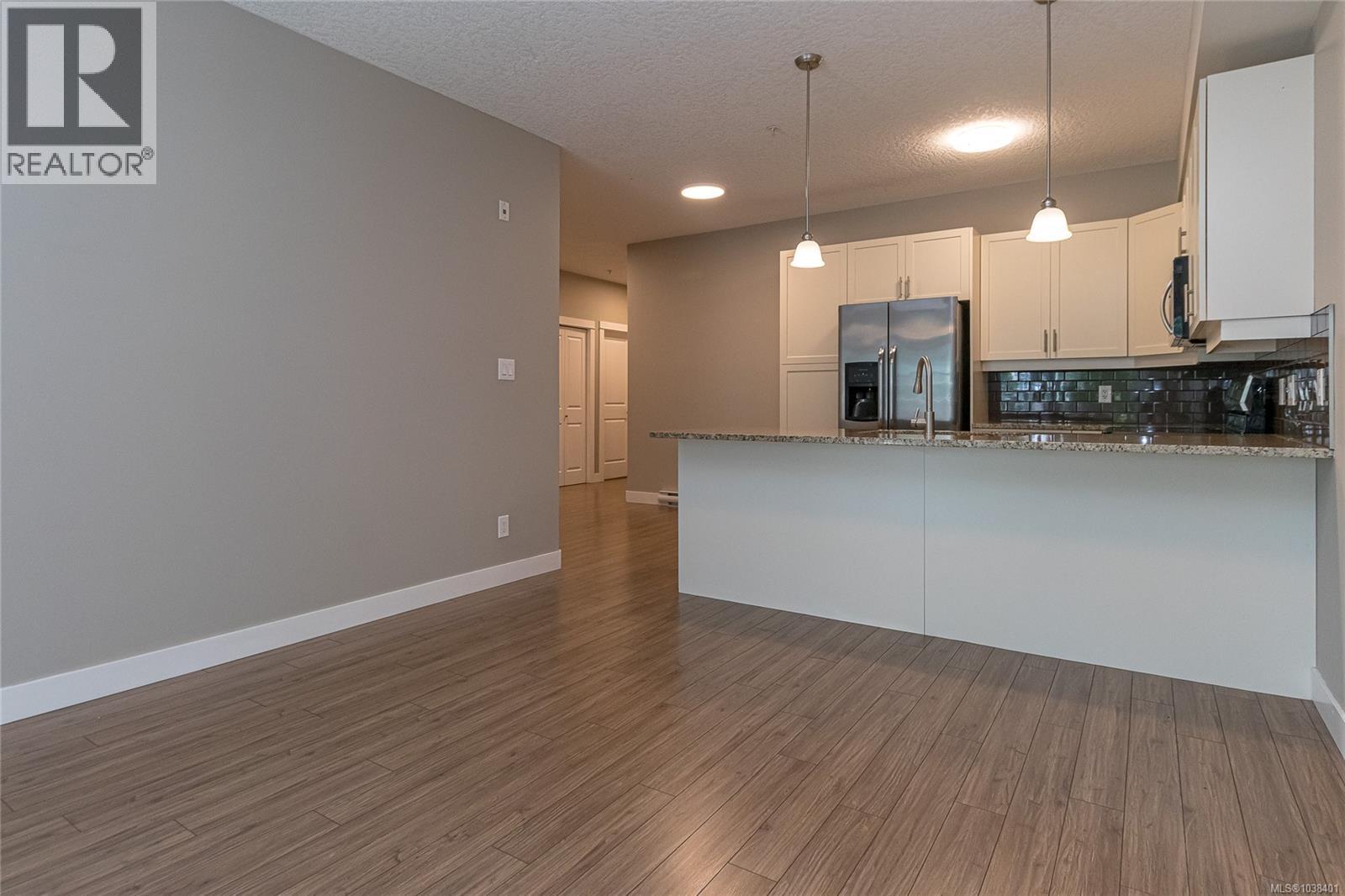 #203 938 Dunford Ave - 9