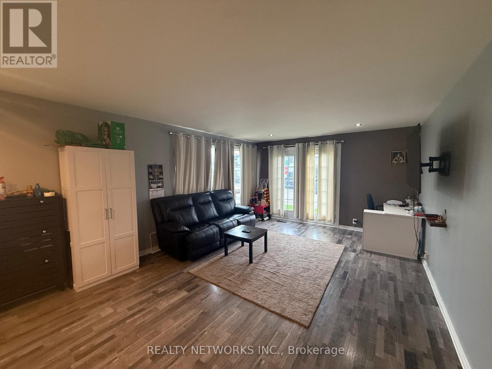 303 POPLAR AVENUE - 4