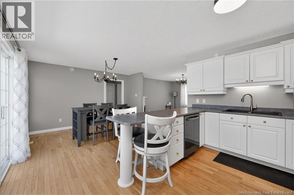 13 Maple Street - 10