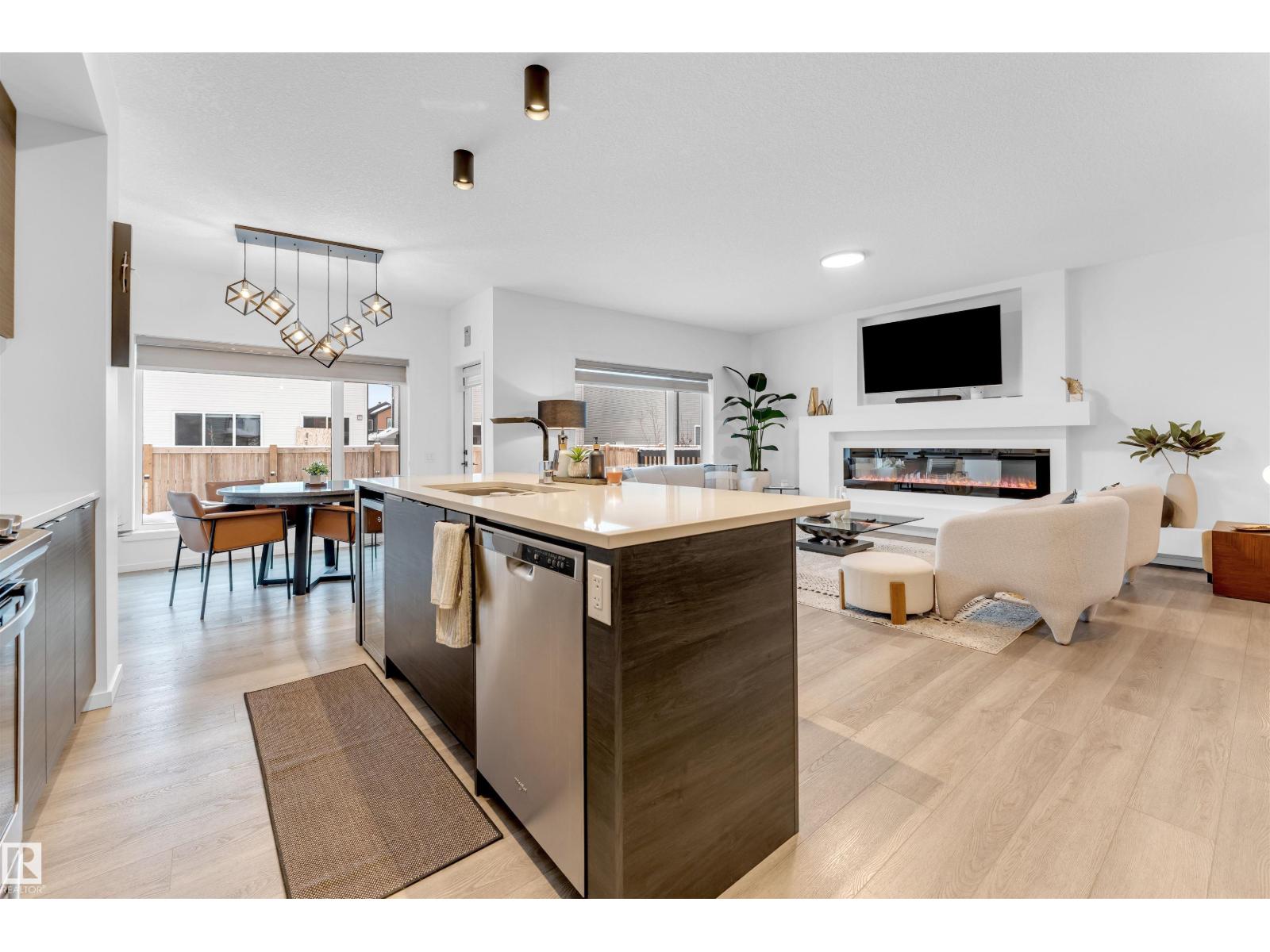 6203 47 AV — photo 18