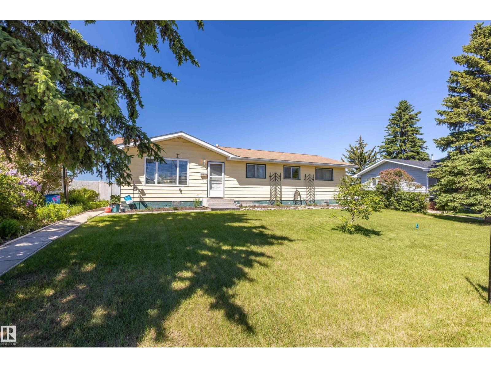 4904 56 Ave - 1