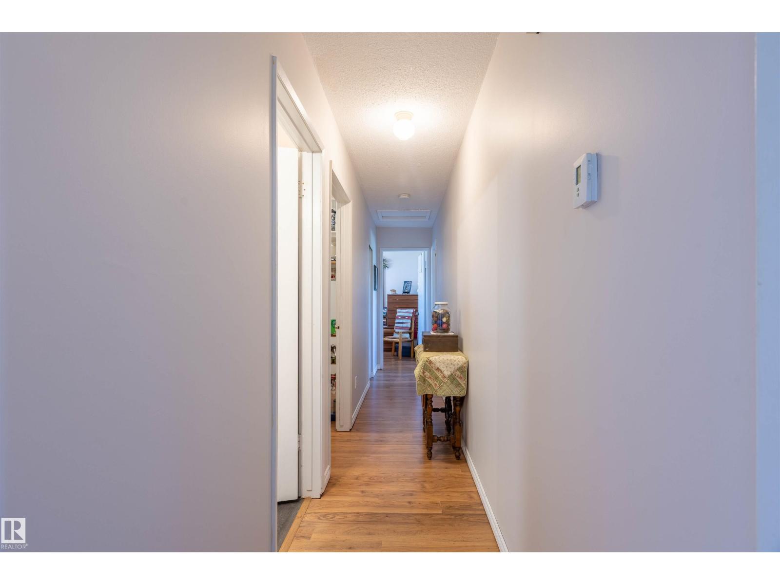 4904 56 Ave - 23